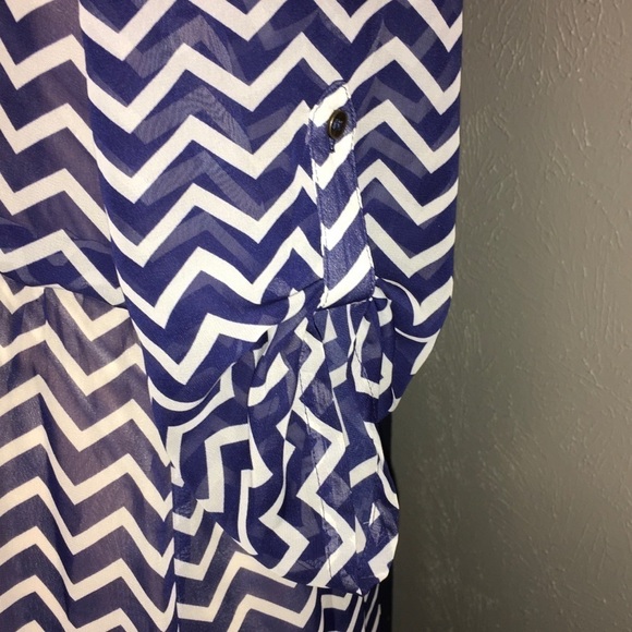 2 for 💲15‼️Speechless M dress Chevron navy print - Picture 3 of 4